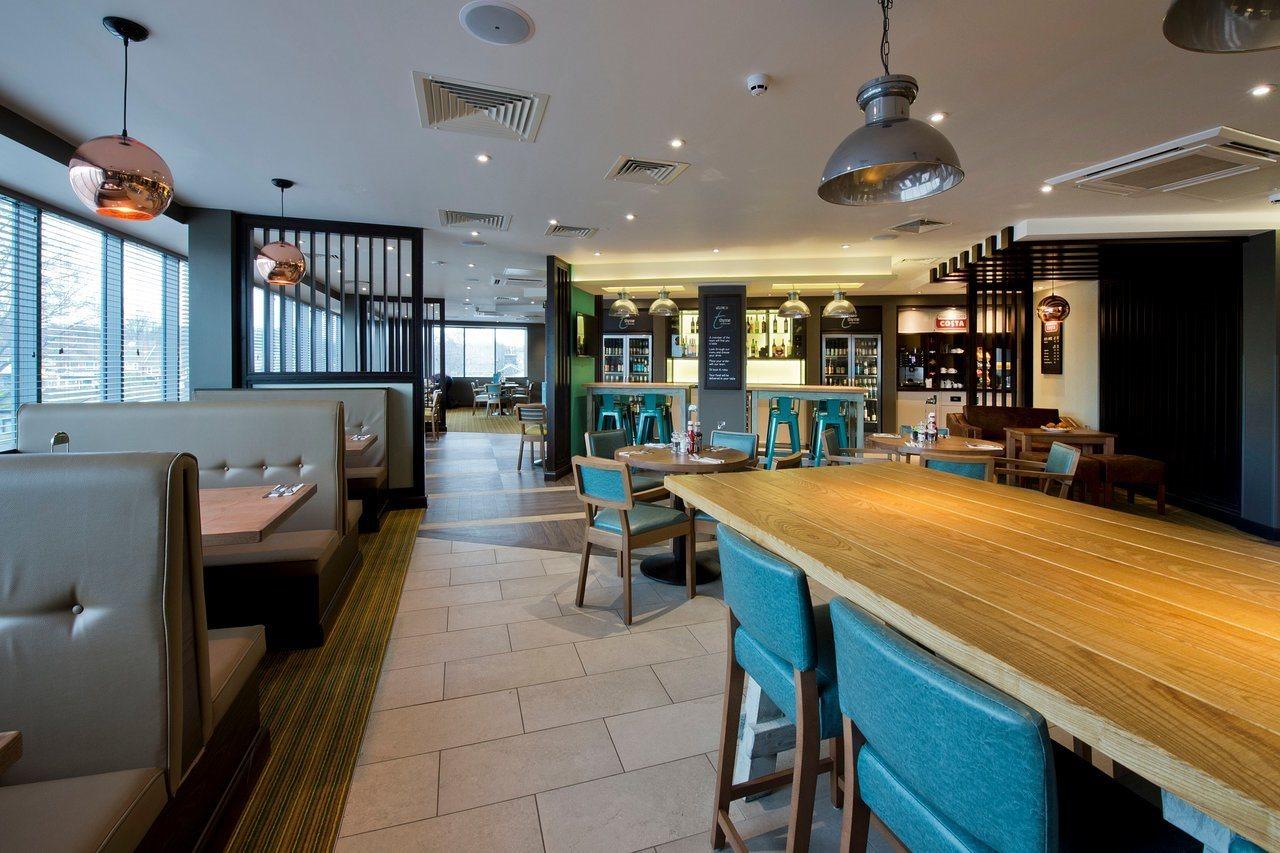 Premier Inn Leeds Headingley Exteriör bild