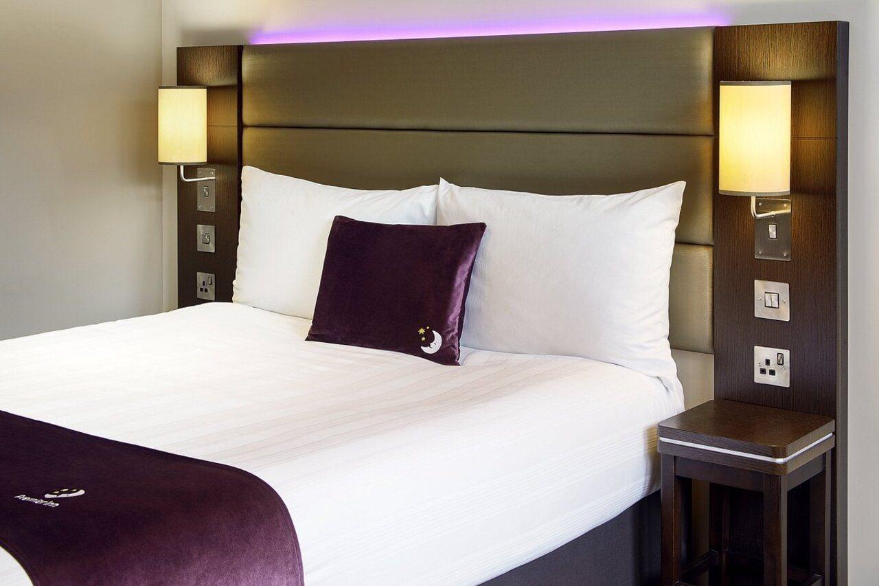 Premier Inn Leeds Headingley Exteriör bild